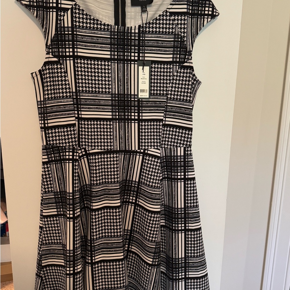 Romeo & Juliet Couture Black and White Fit and Flare Midi Dress